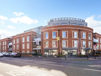 Flat to rent in Landmark Court, 30 Queens Road, Weybridge, Surrey KT13