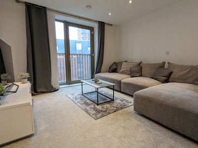 Flat to rent in Local Crescent, The Crescent, Salford M5