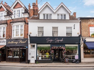 Flat to rent in Orchard Close, St. Andrews Road, Henley-On-Thames RG9