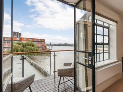Flat to rent in Palace Wharf, London W6