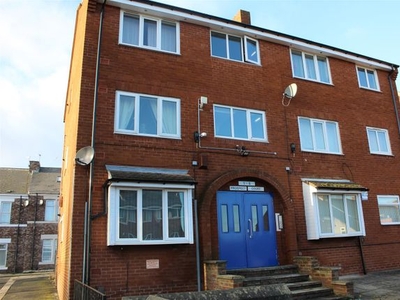 Flat to rent in Prospect Court, Newcastle Upon Tyne NE4