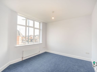 Flat to rent in Richmond Park Close, Bournemouth, Dorset BH8
