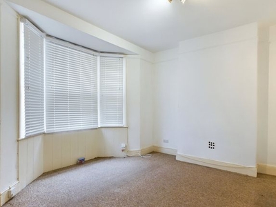 Flat to rent in Shaftesbury Road, Brighton BN1