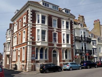 Flat to rent in The Esplanade, Weymouth DT4