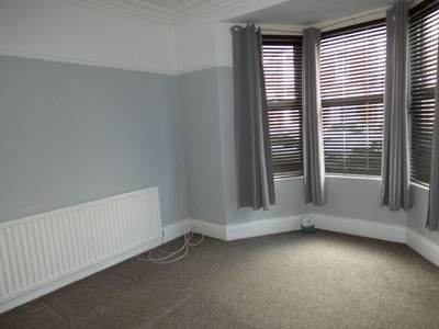 Flat to rent in Warton Terrace, Heaton, Newcastle Upon Tyne NE6