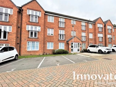 Flat to rent in Westley Court, West Bromwich B71