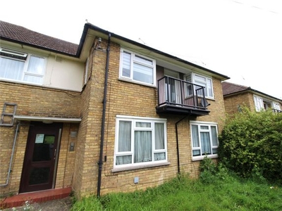 Flat to rent in Whittington Road, Hutton CM13