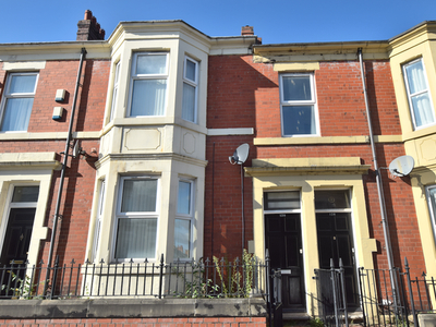 Flat to rent in Wingrove Avenue, Fenham, Fenham, Tyne And Wear NE4