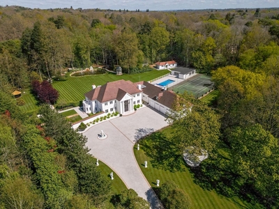 Luxury Detached House for sale in Surrey Quays, London, England