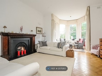 Maisonette to rent in Lindfield Gardens, London NW3