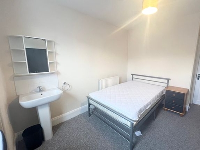 Room to rent in Pinhoe Road, Exeter EX4