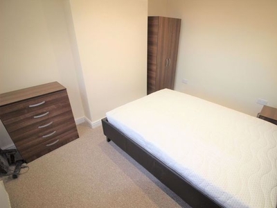 Room to rent in Studio Flat To Rent, Fully Furnished All Bills Included, William Street, Town Centre SN1