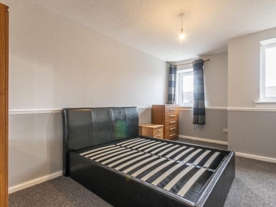 Room to rent in West Pilton Green, Edinburgh EH4