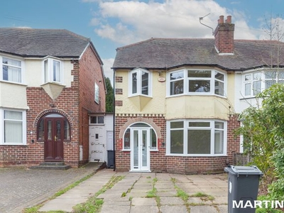 Semi-detached house to rent in Bell Holloway, Northfield B31