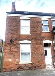 Semi-detached house to rent in Field Street, Hull HU9