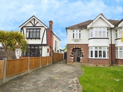 Semi-detached house to rent in Kenilworth Gardens, Hornchurch, Esex RM12