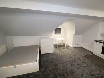 Studio Flat For Rent In Earlsdon, Coventry