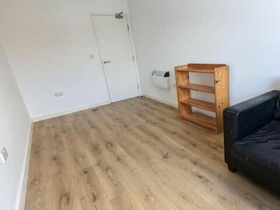 Studio Flat For Rent In New England Street