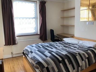 Studio to rent in Nascot Place, Watford WD17