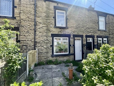 Terraced house to rent in Cliff Terrace, Barnsley S71