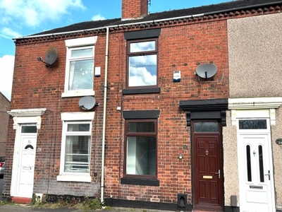 Terraced house to rent in Russell Street, Newcastle Under Lyme ST5