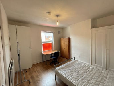 Terraced house to rent in Thomas Street, Leeds LS6