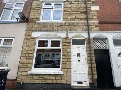 Terraced house to rent in Tudor Road, West End LE3