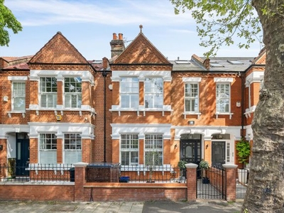 Terraced house to rent in Wavendon Avenue, Chiwsick W4.