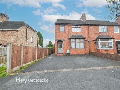 Terraced house to rent in Wesley Place, Newcastle Under Lyme ST5