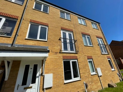 Town house to rent in Hoskins Lane, Middlesbrough TS4