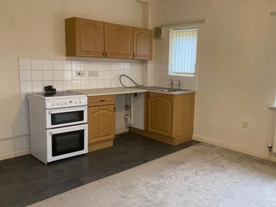 Town house to rent in The Pines, Worksop S80
