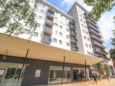 2 bedroom apartment for sale in New Road, Brentwood, CM14