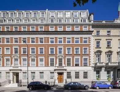 2 bedroom flat for sale in Grosvenor Square, Mayfair, W1K