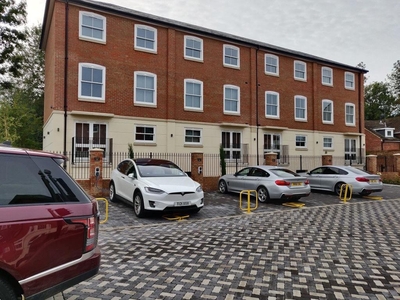 2 bedroom penthouse for rent in St Stephens Road, Canterbury, CT2