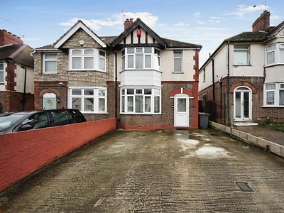 3 bedroom semi-detached house for sale in Leicester Road, Luton, LU4