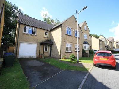 4 bedroom detached house for sale in Upper Fawth Close, Queensbury, Bradford, BD13
