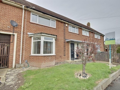 4 bedroom end of terrace house for sale in Leominster Road, Portsmouth, PO6