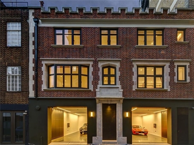 4 bedroom terraced house for sale in Bruton Place, Mayfair, London, W1J