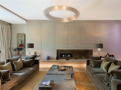 5 bedroom apartment for sale in Montrose Place, London, SW1X