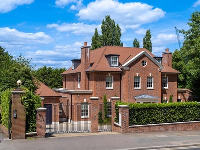 Detached house for sale in Hampstead Lane, NW3