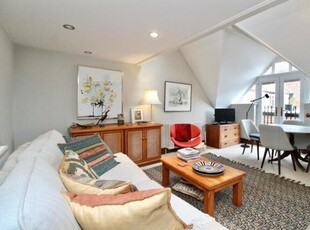 2 Bedroom Flat For Sale In Lymington