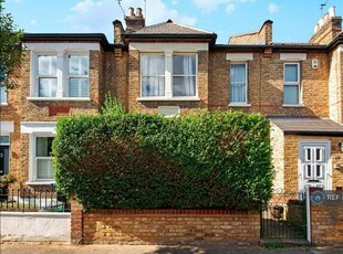 2 Bedroom Terraced House For Rent In London