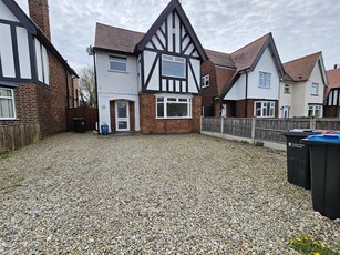 3 Bed Detached House, Circular Drive, CH4