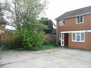3 bedroom detached house to rent Sindlesham, RG6 3UD