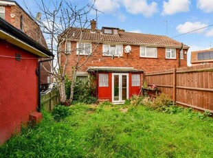 3 Bedroom Semi-detached House For Sale In Northgate, Crawley