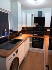 4 Bedroom End Of Terrace House For Sale In Hyde, Greater Manchester