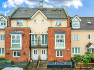 4 Bedroom Terraced House For Sale In Petersfield, Hampshire