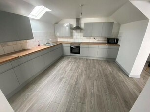 5 Bedroom Flat For Rent In Stoke-on-trent