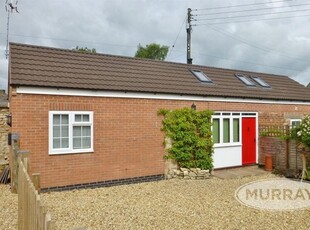 Bungalow to rent in Main Street, Greetham, Rutland LE15