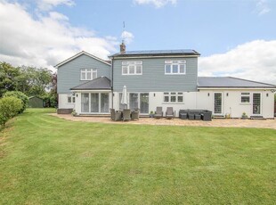 Detached house for sale in Meadow Rise, Blackmore, Ingatestone CM4
